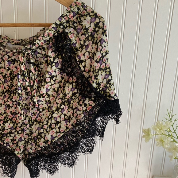 Floral and Lace Drawstring Shorts - Picture 3 of 4